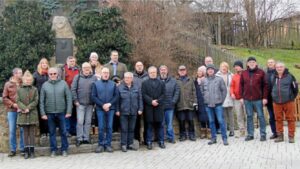 Read more about the article Gedenken in Oßmannstadt an Imker-Pionier Ferdinant Gerstung